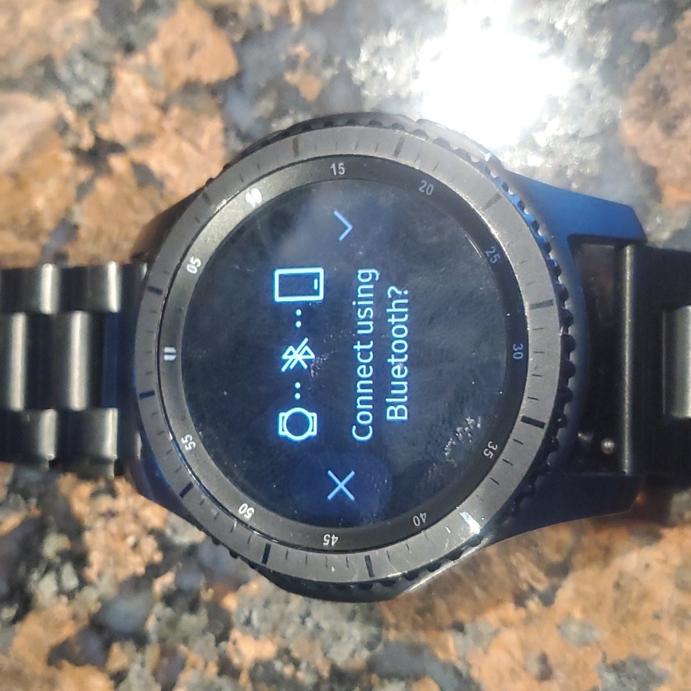 Samsung Gear 3 Frontier 46mm Smart Watch, New Battery & Charger & X-tra Bands - Picture 5 of 16